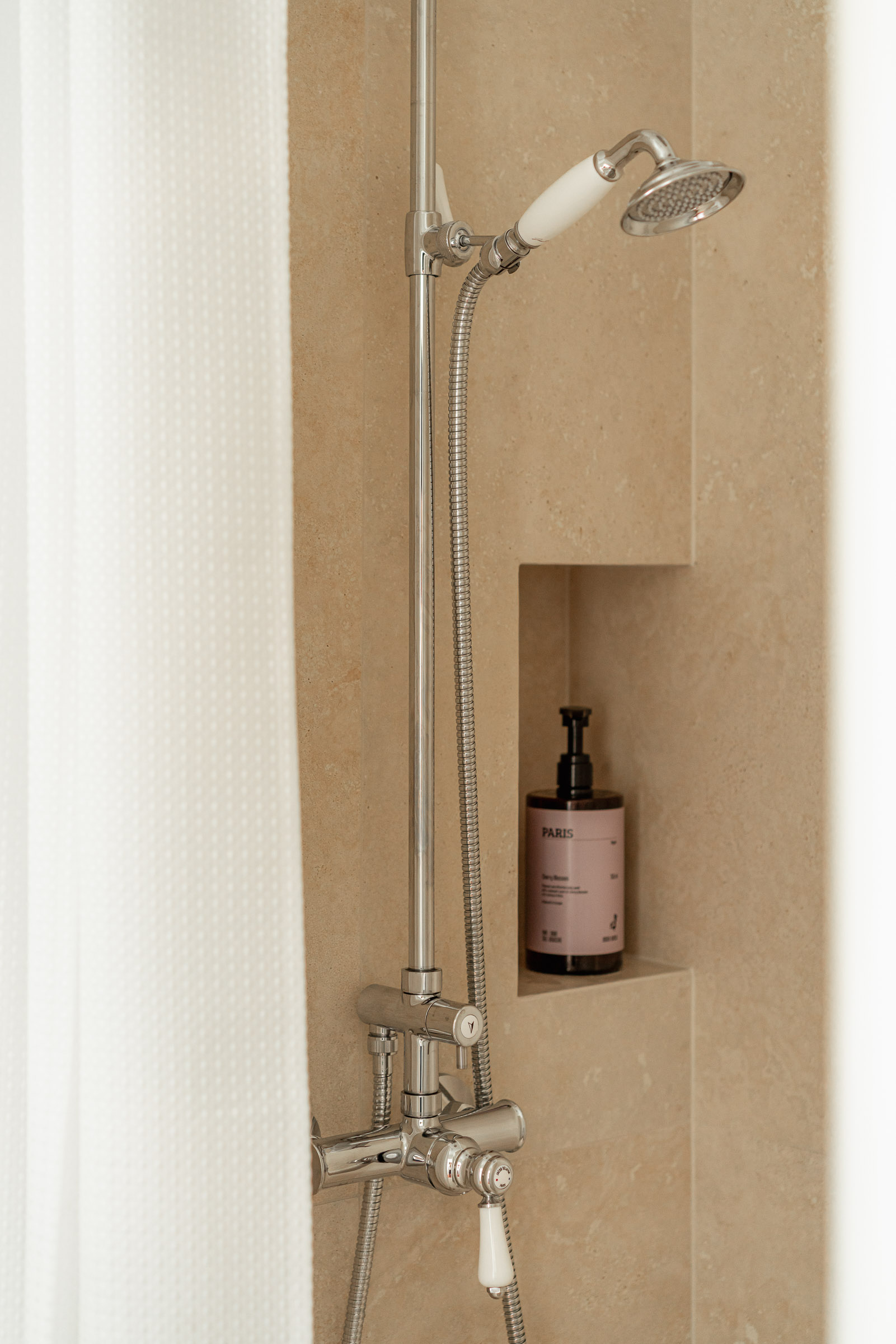 Aménagement d'un studio de 17 m² aux allures de boutique-hôtel RAM_Studio_0019